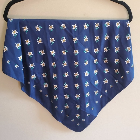 🍅 2-4-1 🍅 🪩 Daisy print navy scarf - Picture 4 of 4